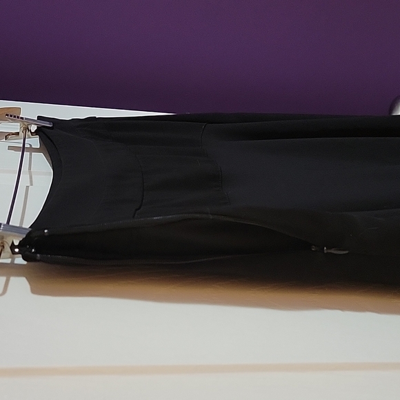 DKNY size 6 skirt - Picture 3 of 4